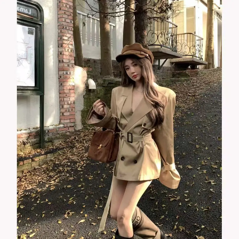 Kaki Color British Style Women's Short Coat Waist Cinched Outerwear Spring Fashion Polyester Fiber Long Sleeve Buttoned Jacket
